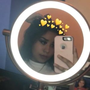 Meet your Posher, Andrea